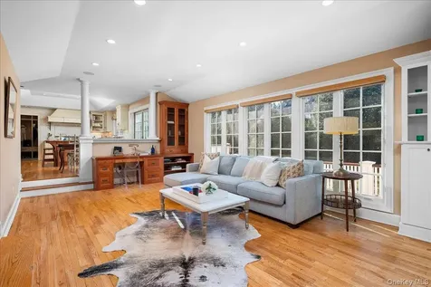 76 Shore Drive Larchmont NY 10538
