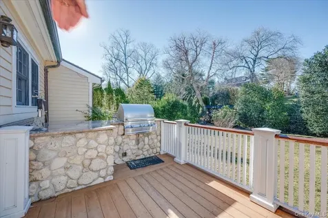 76 Shore Drive Larchmont NY 10538