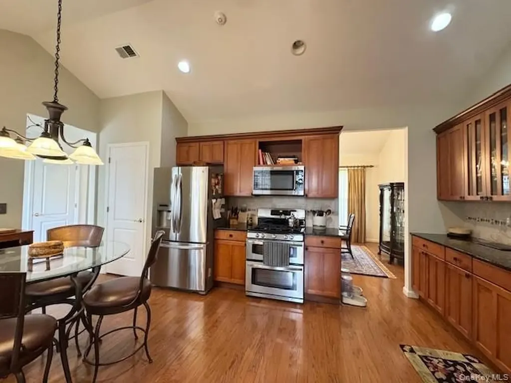 15 Constantine Way Mount Sinai NY 11766