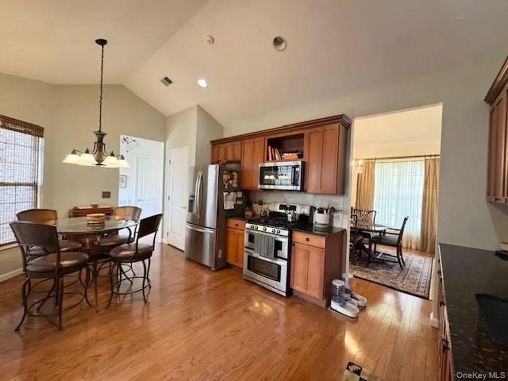 15 Constantine Way Mount Sinai NY 11766