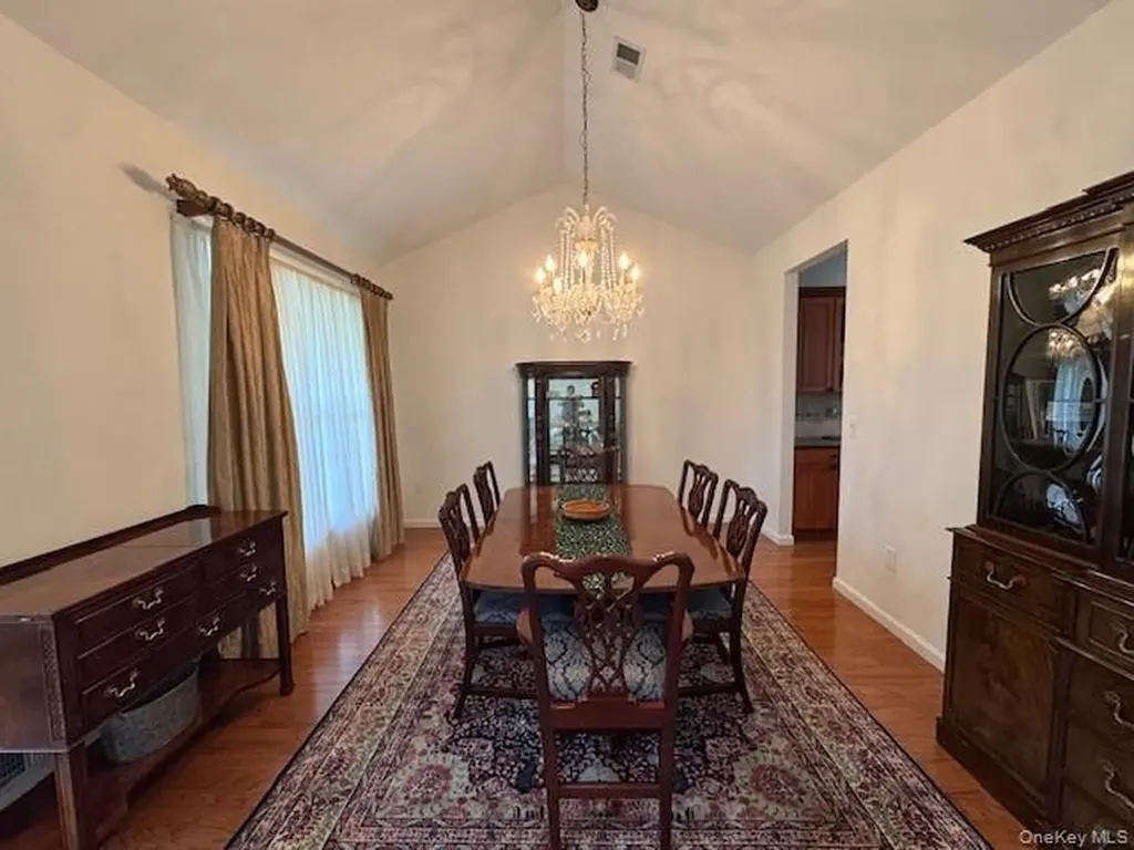 15 Constantine Way Mount Sinai NY 11766