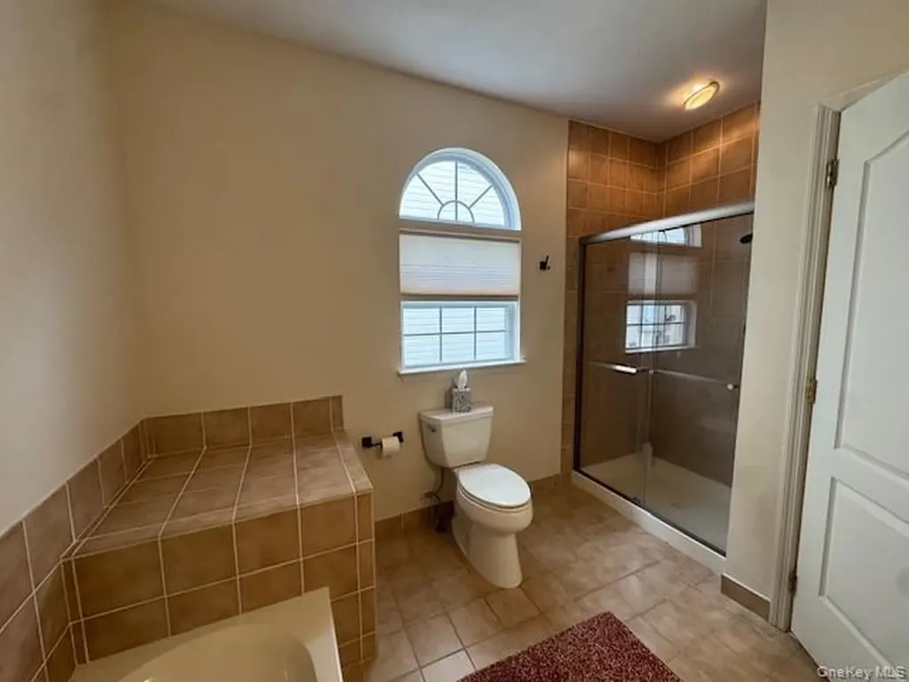15 Constantine Way Mount Sinai NY 11766