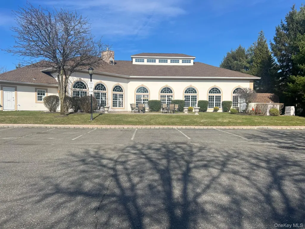 15 Constantine Way Mount Sinai NY 11766