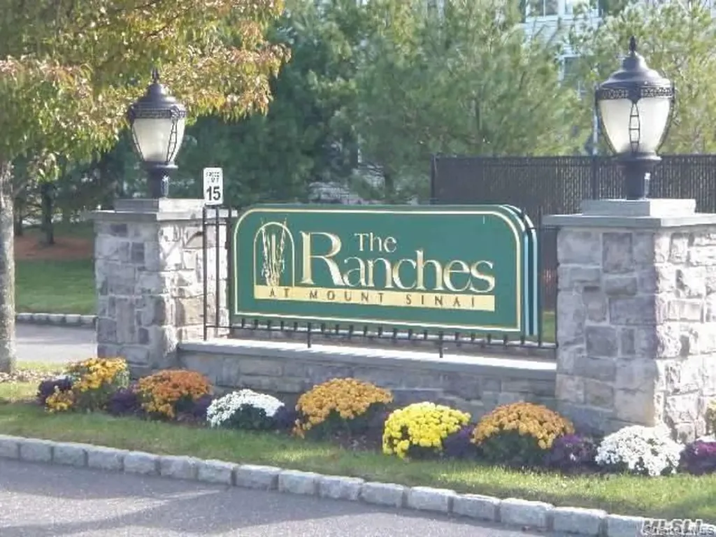 15 Constantine Way Mount Sinai NY 11766