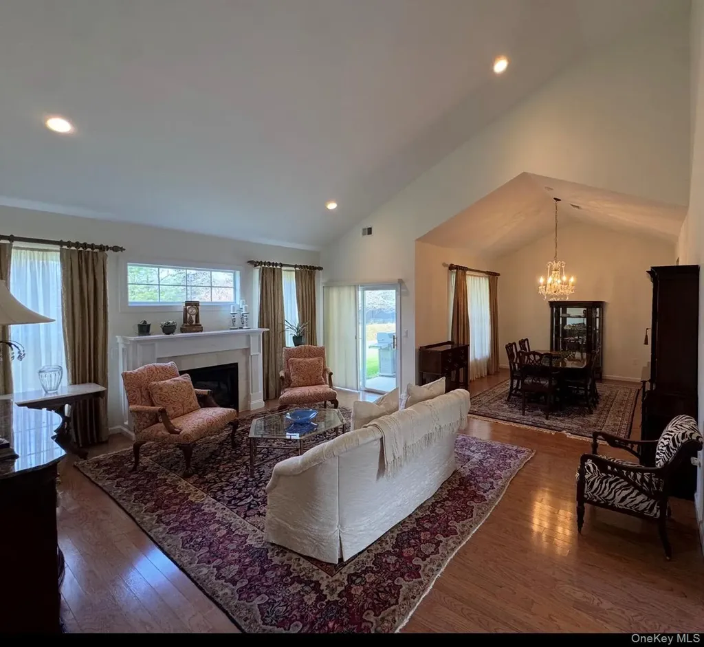 15 Constantine Way Mount Sinai NY 11766