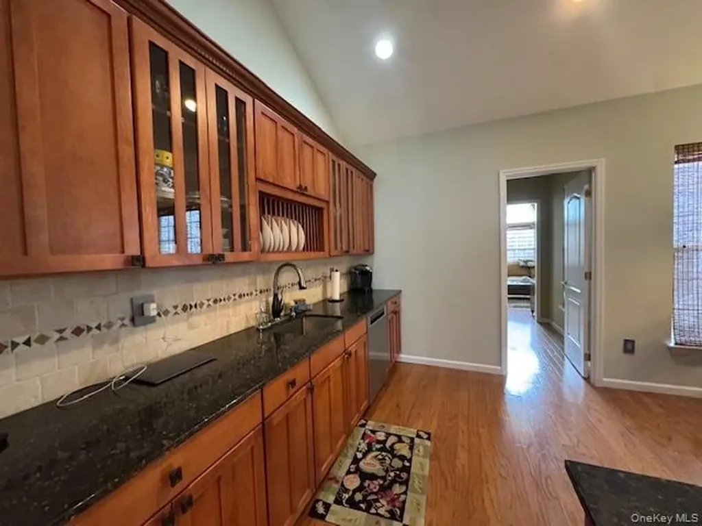 15 Constantine Way Mount Sinai NY 11766