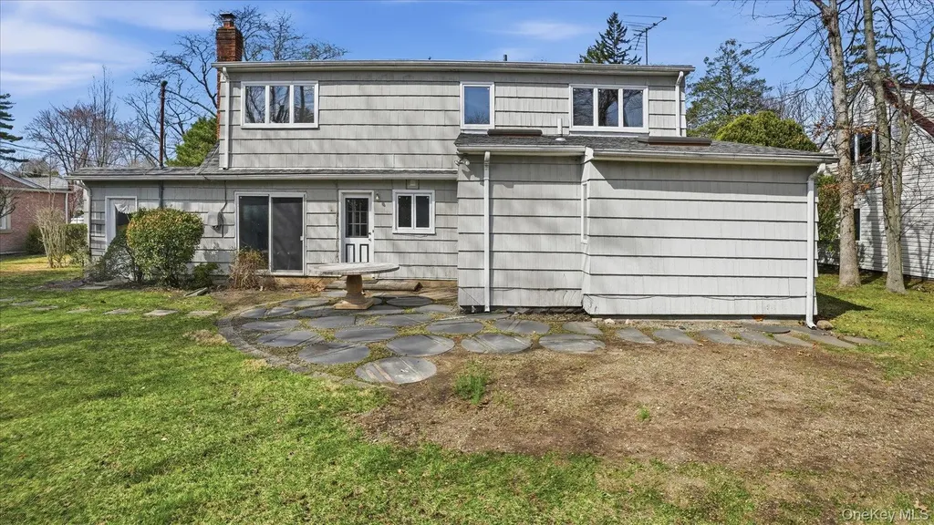 23 Hartley Road Great Neck NY 11023