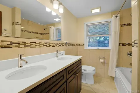 328 Linda Avenue Hawthorne NY 10532