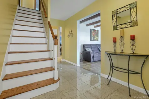 328 Linda Avenue Hawthorne NY 10532