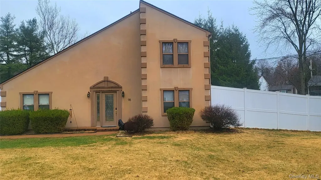 98 Sutton Park Road Poughkeepsie NY 12603