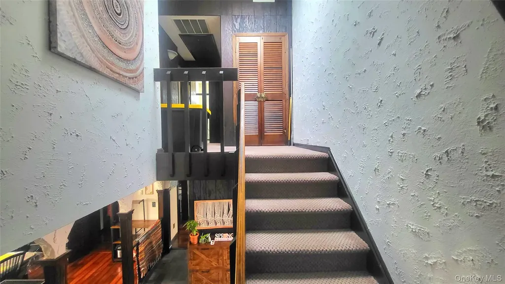 98 Sutton Park Road Poughkeepsie NY 12603