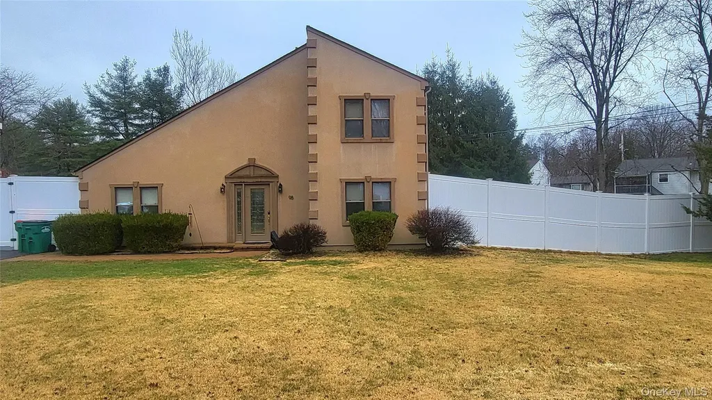 98 Sutton Park Road Poughkeepsie NY 12603