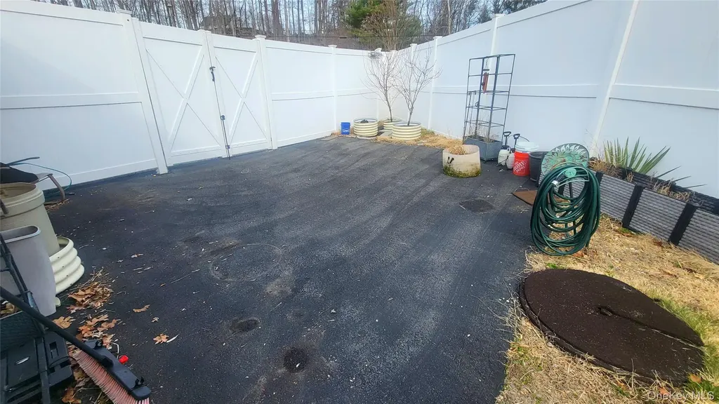 98 Sutton Park Road Poughkeepsie NY 12603