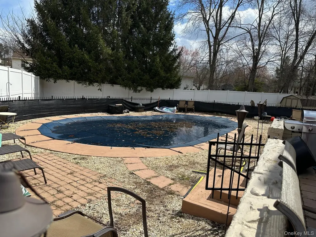 98 Sutton Park Road Poughkeepsie NY 12603