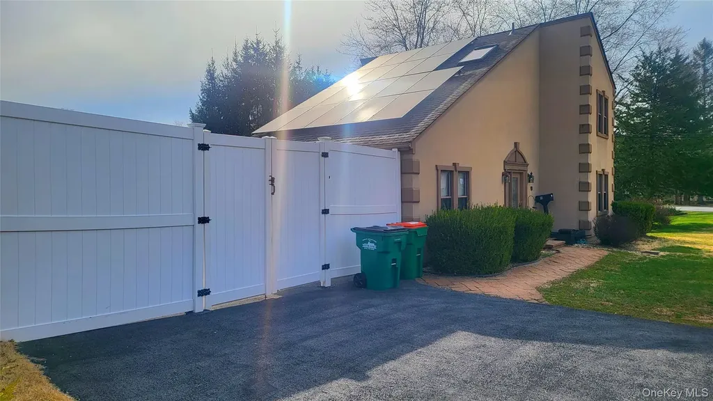 98 Sutton Park Road Poughkeepsie NY 12603