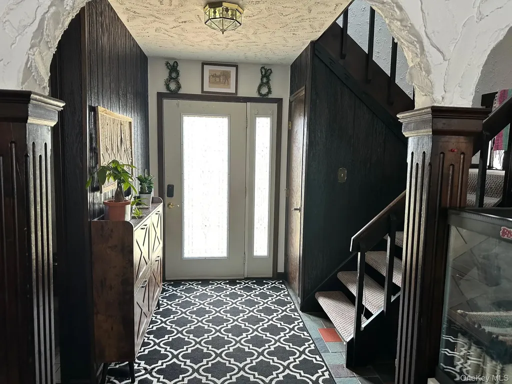 98 Sutton Park Road Poughkeepsie NY 12603
