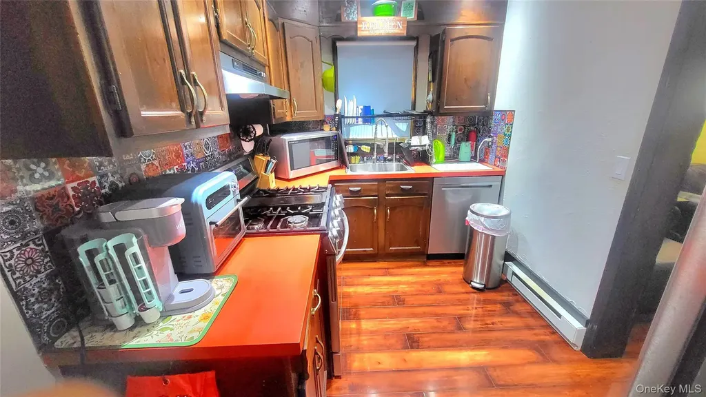98 Sutton Park Road Poughkeepsie NY 12603