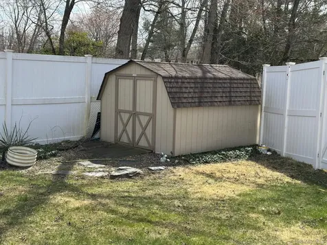 98 Sutton Park Road Poughkeepsie NY 12603