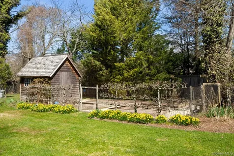 36 S Howells Point Road Bellport Village NY 11713