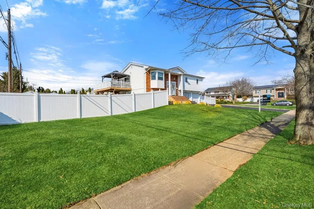 64 Marquette Drive Smithtown NY 11787