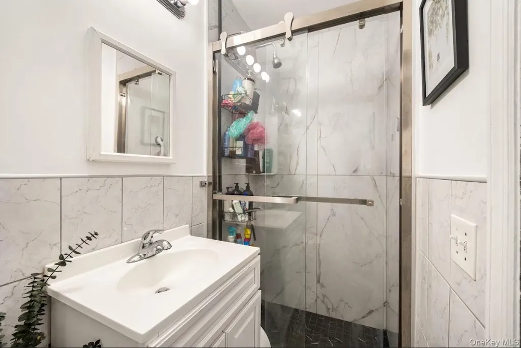 60-34 69th Avenue Ridgewood NY 11385