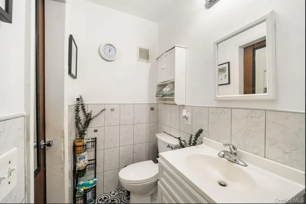 60-34 69th Avenue Ridgewood NY 11385