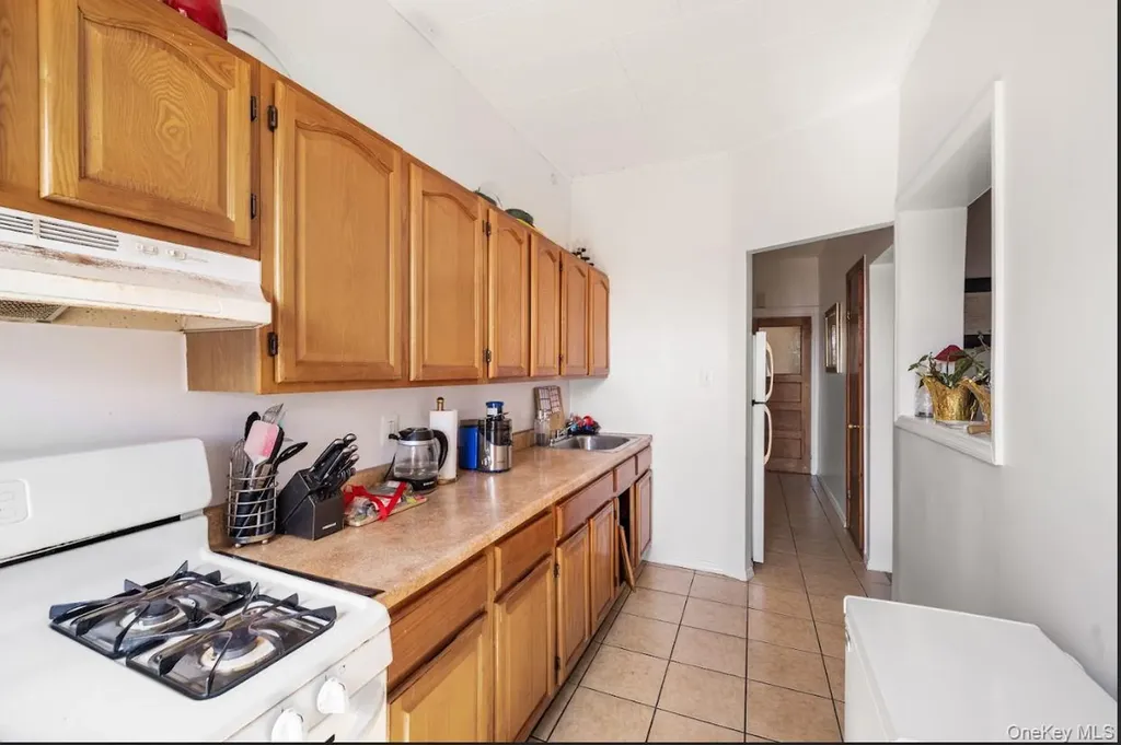 60-34 69th Avenue Ridgewood NY 11385