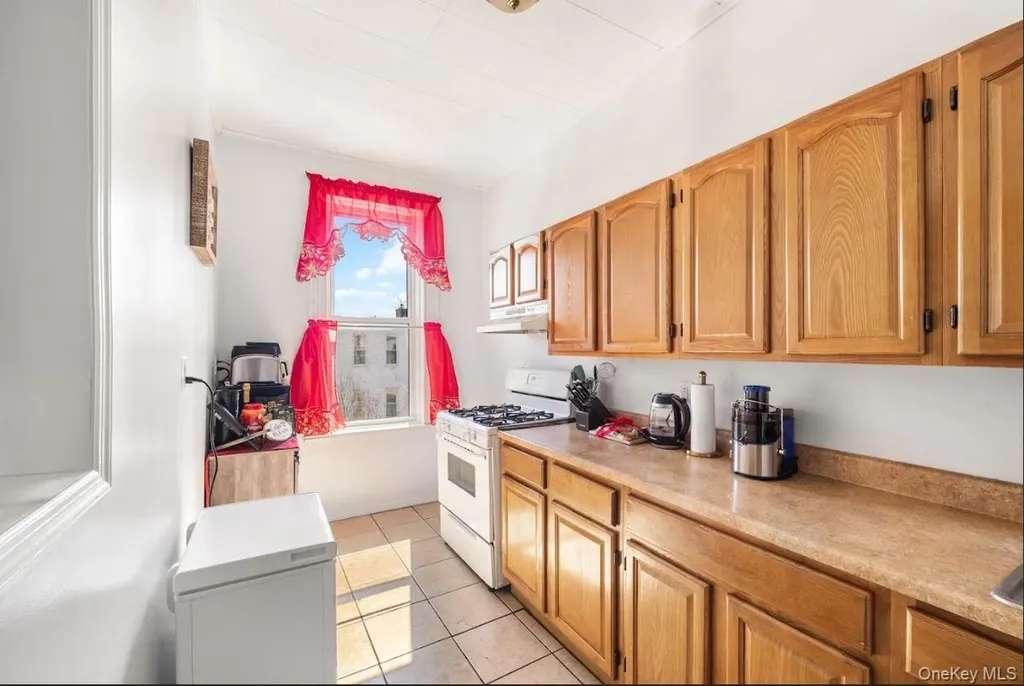 60-34 69th Avenue Ridgewood NY 11385