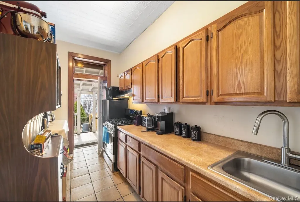 60-34 69th Avenue Ridgewood NY 11385
