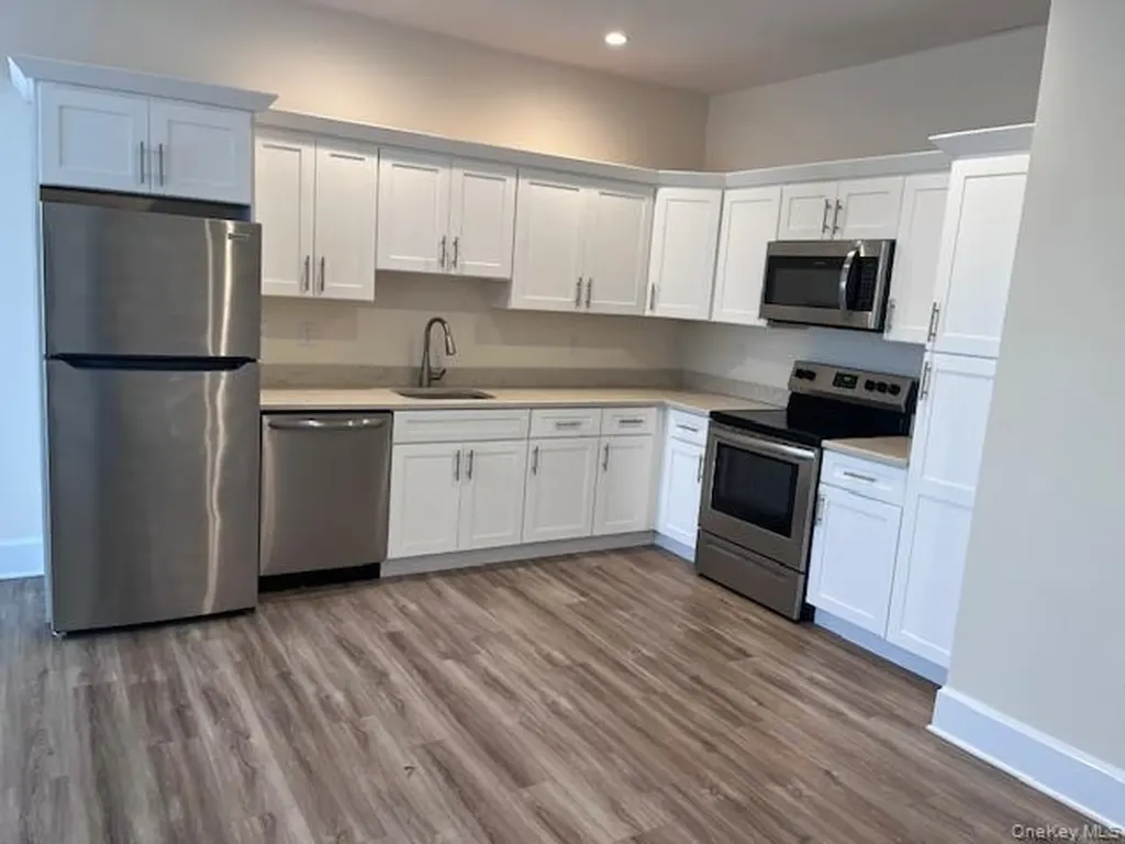 351 W Montauk Highway Lindenhurst NY 11757