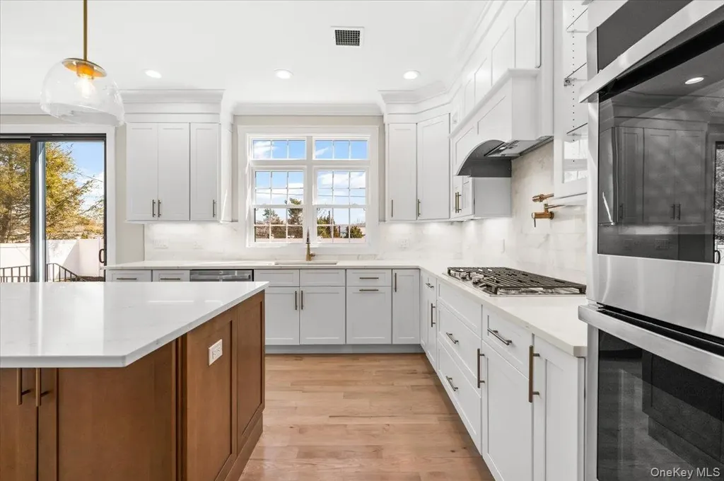 32 Sherman Road Old Bethpage NY 11804