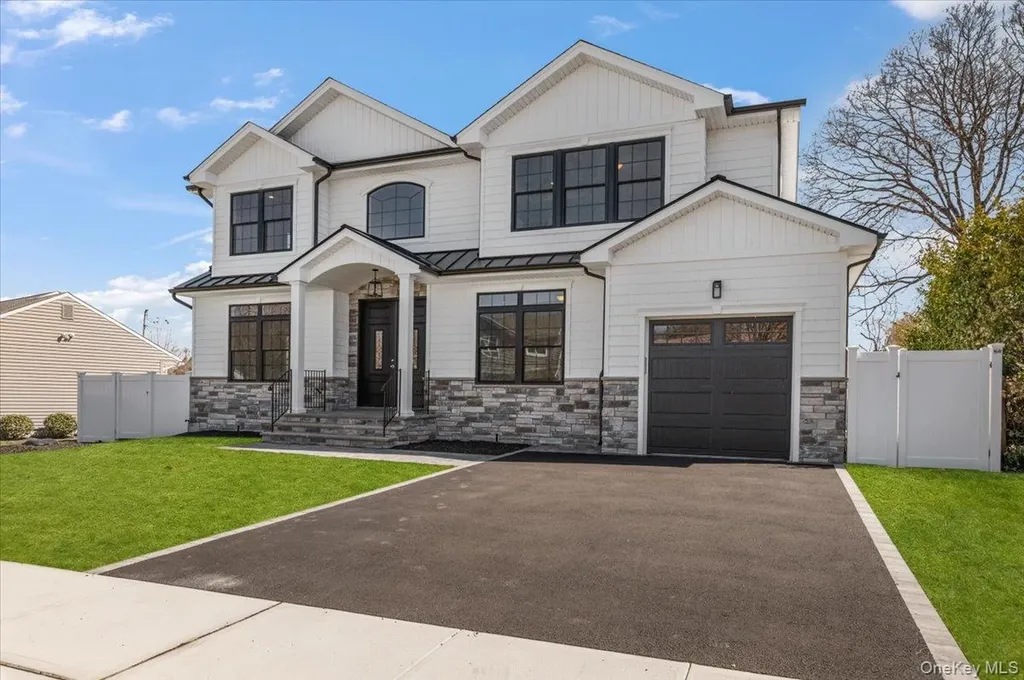 32 Sherman Road Old Bethpage NY 11804