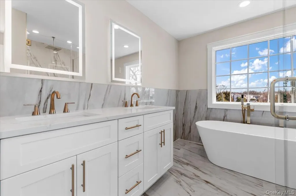 32 Sherman Road Old Bethpage NY 11804