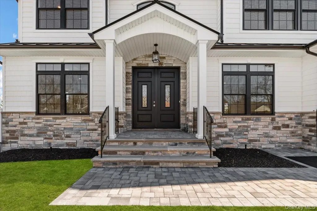 32 Sherman Road Old Bethpage NY 11804