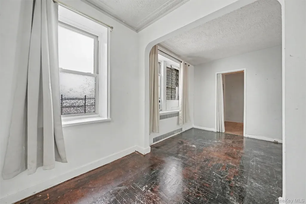 2190 Boston Road Bronx NY 10462