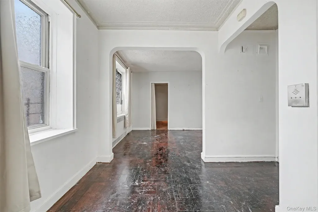 2190 Boston Road Bronx NY 10462