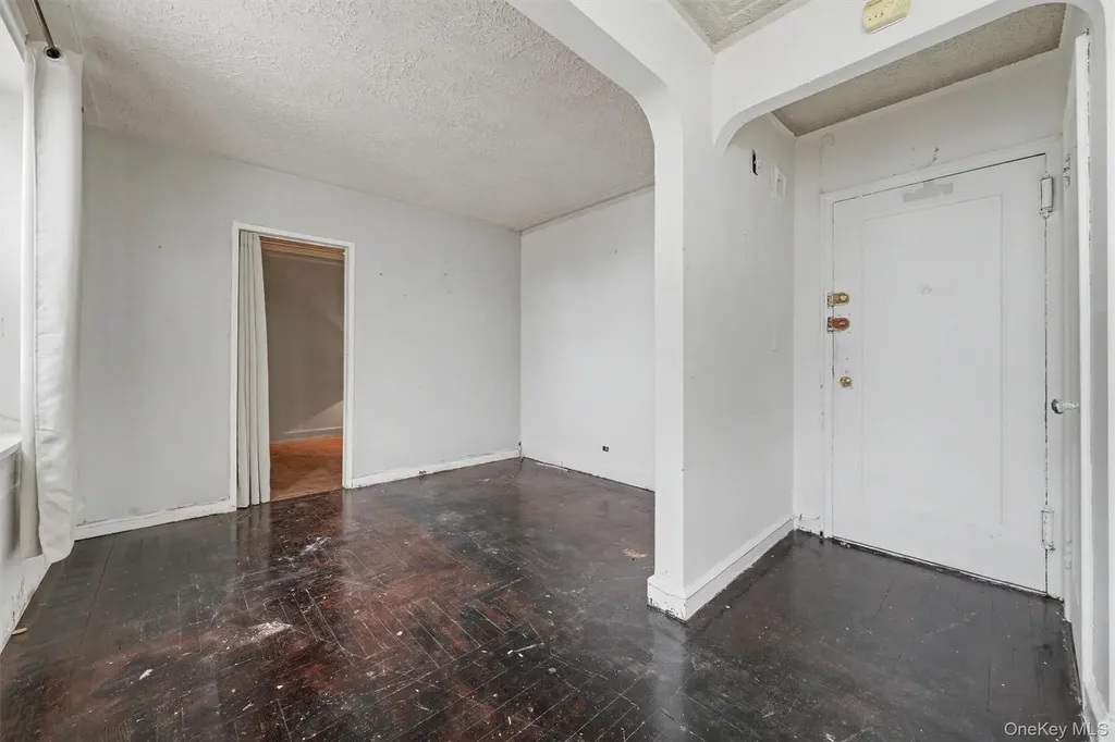2190 Boston Road Bronx NY 10462