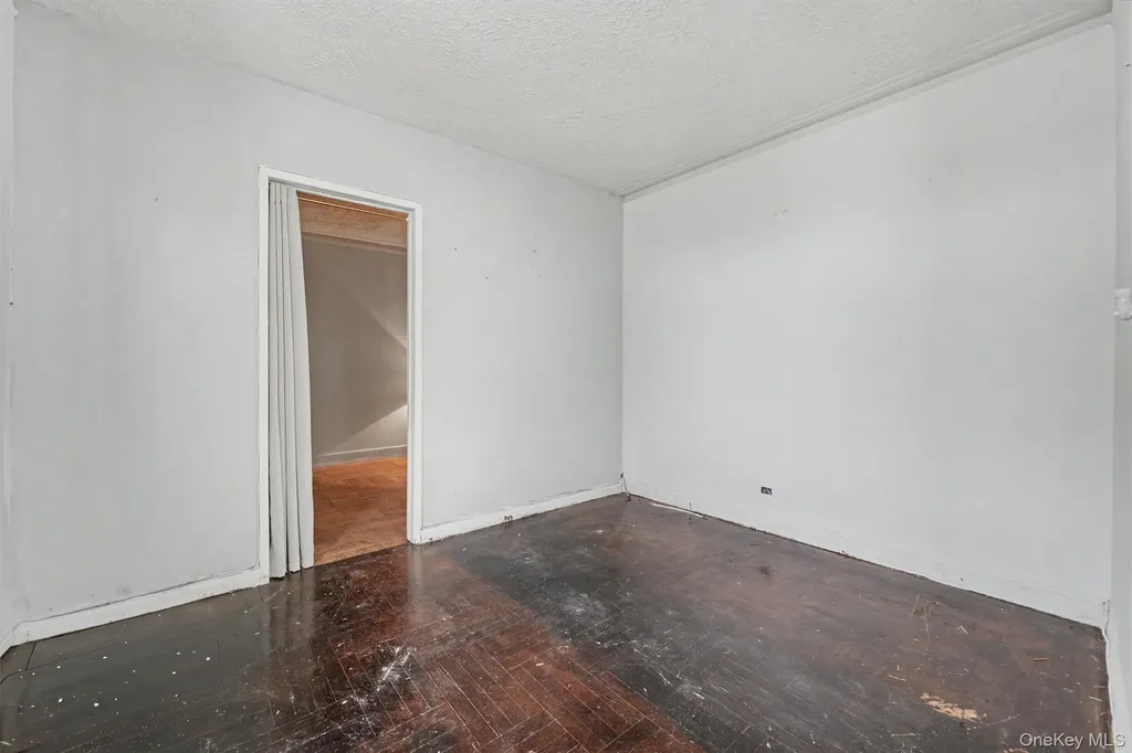 2190 Boston Road Bronx NY 10462