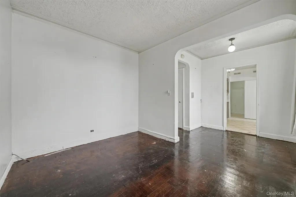 2190 Boston Road Bronx NY 10462