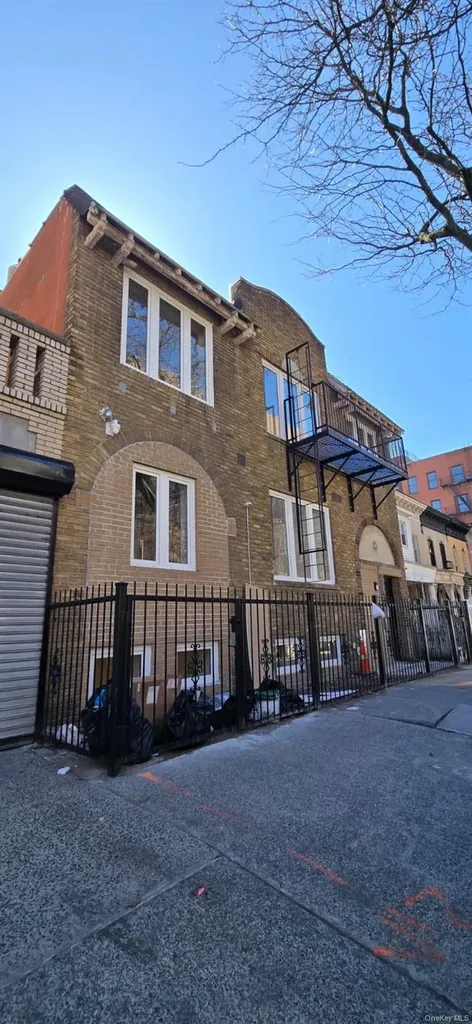 2366 Davidson Avenue Bronx NY 10468