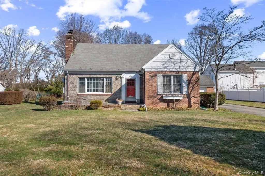 12 Maple Avenue Bethpage NY 11714
