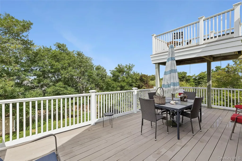 155 2nd Avenue Peconic NY 11958