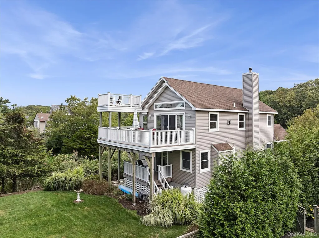 155 2nd Avenue Peconic NY 11958