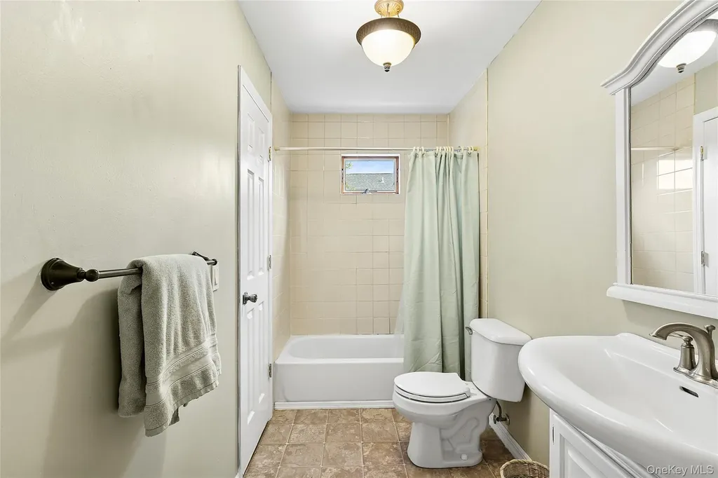 155 2nd Avenue Peconic NY 11958