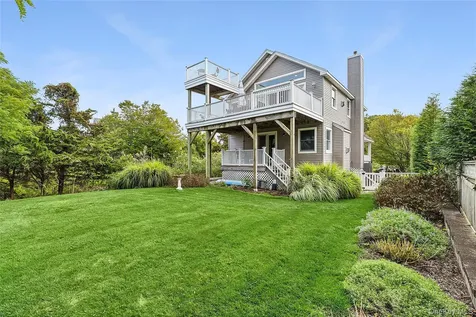 155 2nd Avenue Peconic NY 11958