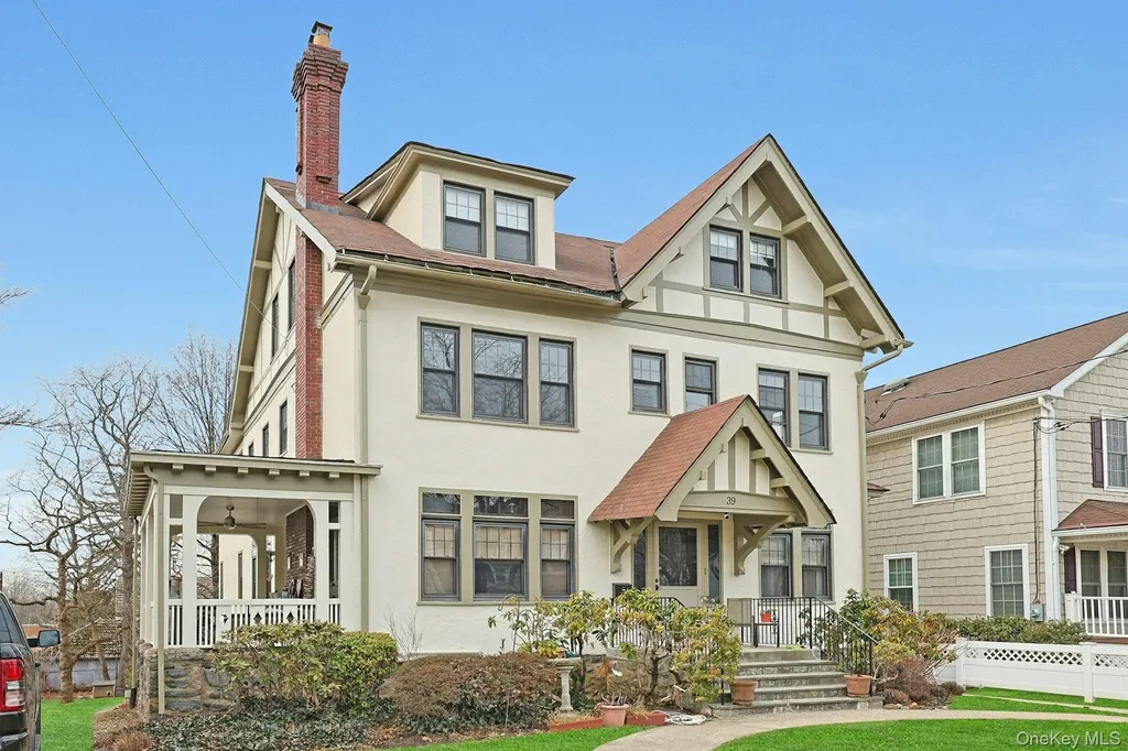39 Neptune Avenue New Rochelle NY 10805