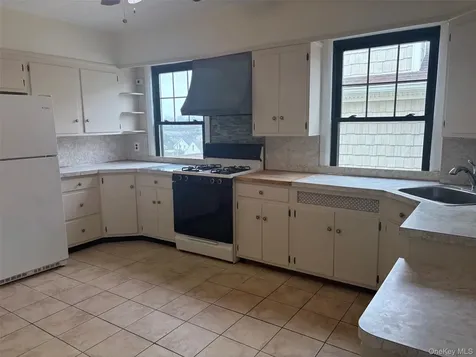 39 Neptune Avenue New Rochelle NY 10805