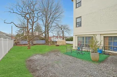 39 Neptune Avenue New Rochelle NY 10805