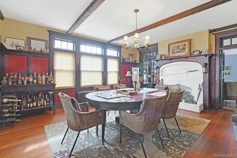 39 Neptune Avenue New Rochelle NY 10805