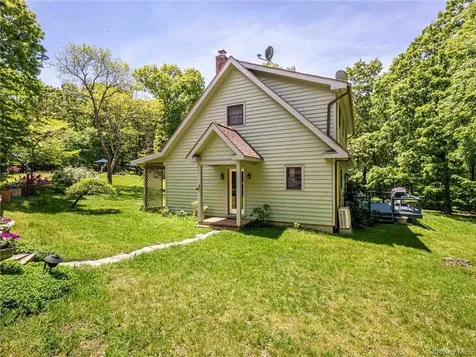 74 Hilltop Road Rhinebeck NY 12572